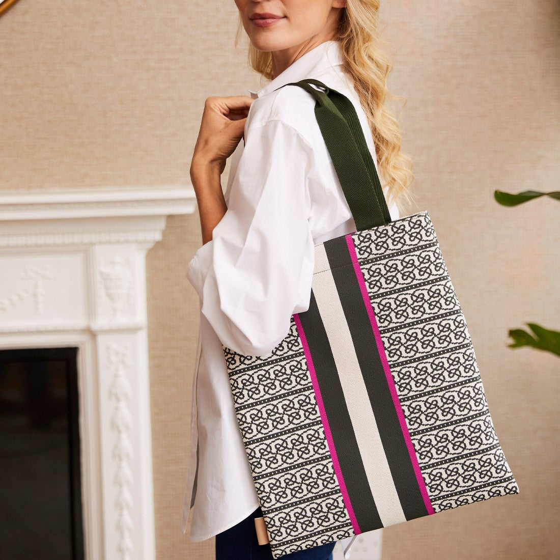 BK Jacquard Tote Bag in BK1017