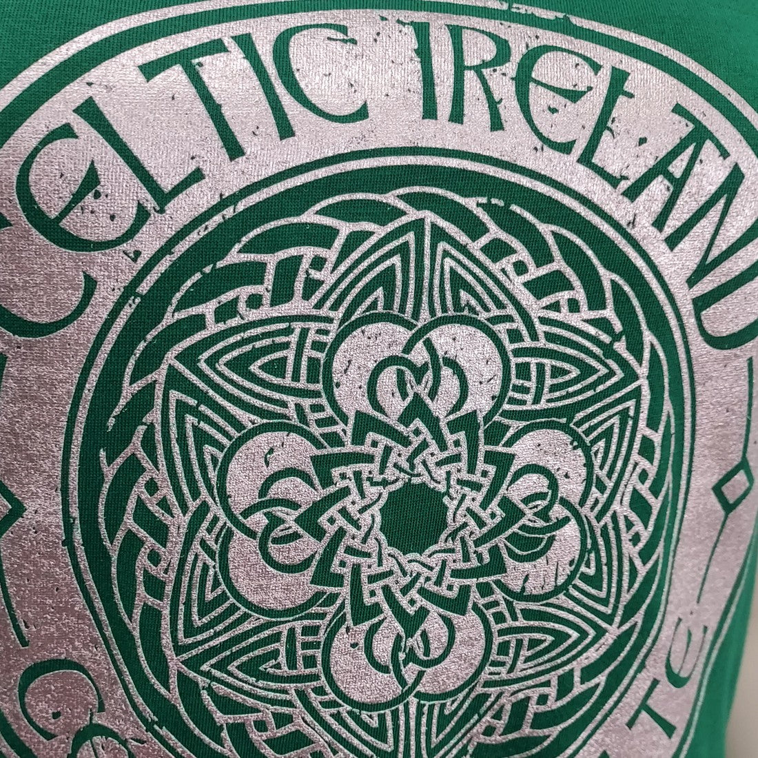 Cead Mile Failte Ladies V-neck T-shirt in Power Green
