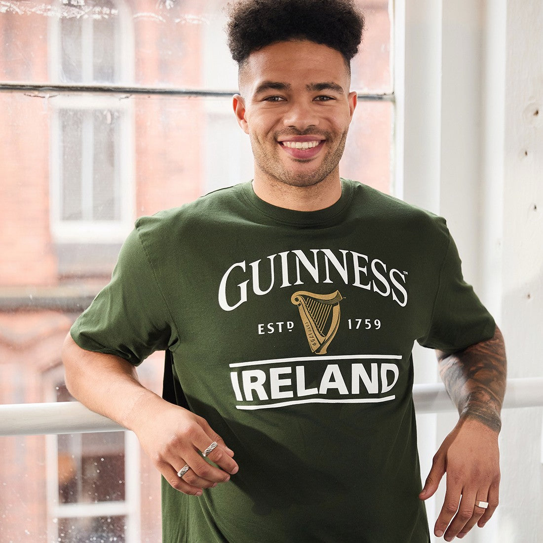 Guinness Ireland Harp Hanging T-Shirt in Bottle Green