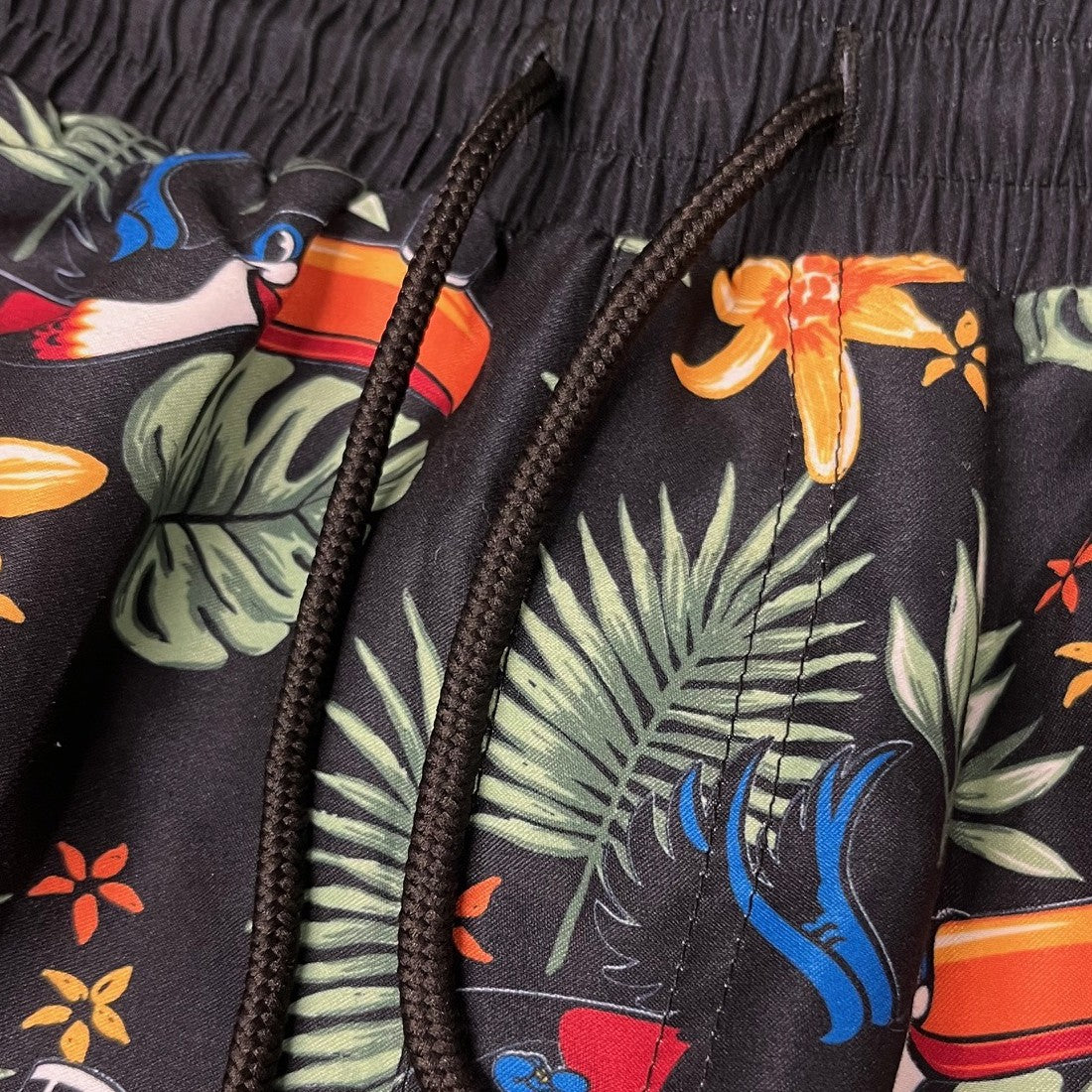 Guinness Toucan Hawaiian Print Swim Shorts in Black
