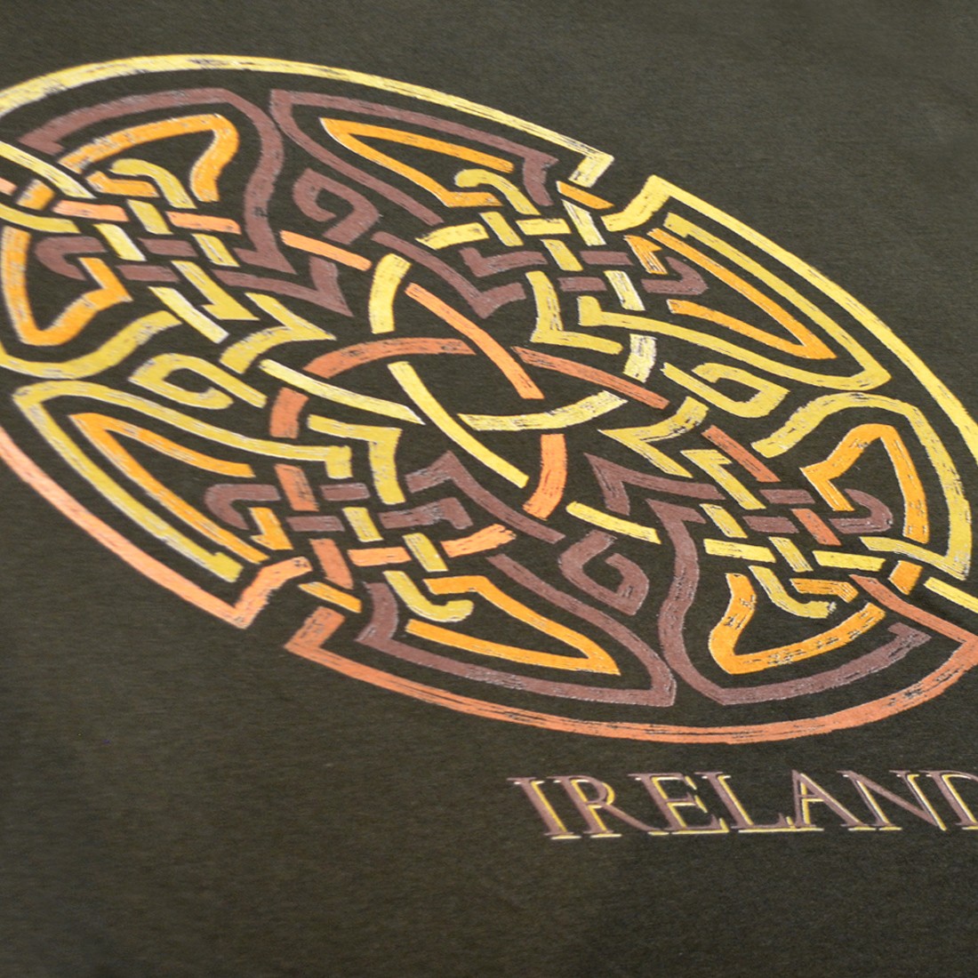 Ireland Celtic Design Mens T-shirt in Bottle Green
