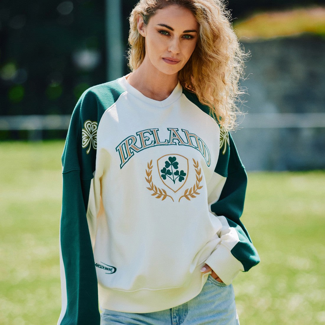 Ireland Crest V-Neck USA Top in Cream & Green