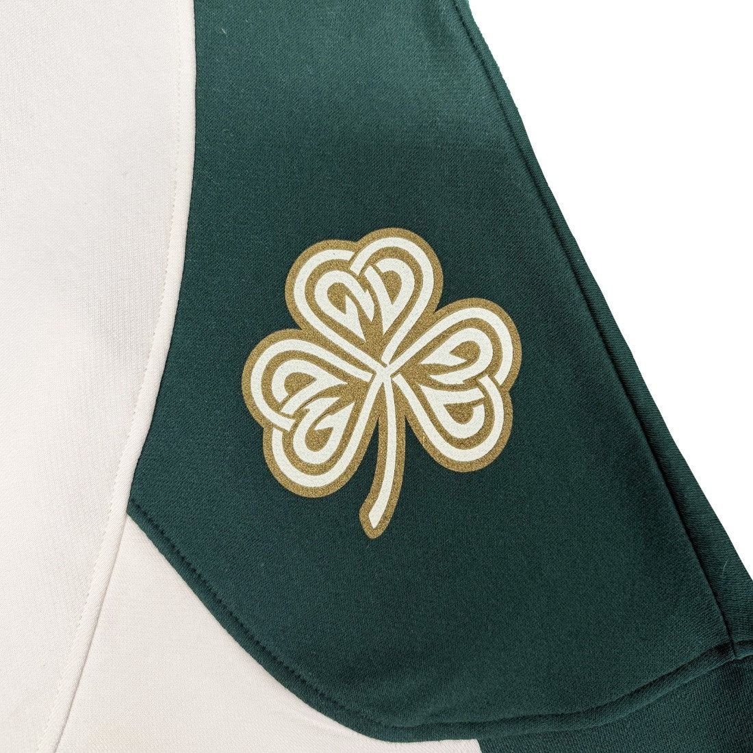 Ireland Crest V-Neck USA Top in Cream & Green