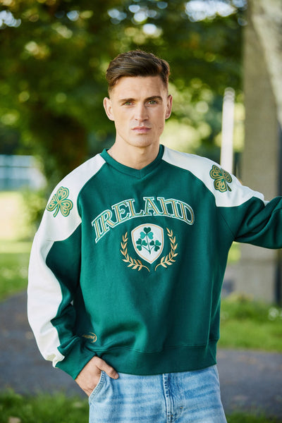 Ireland Crest V-Neck USA Top in Green & Cream