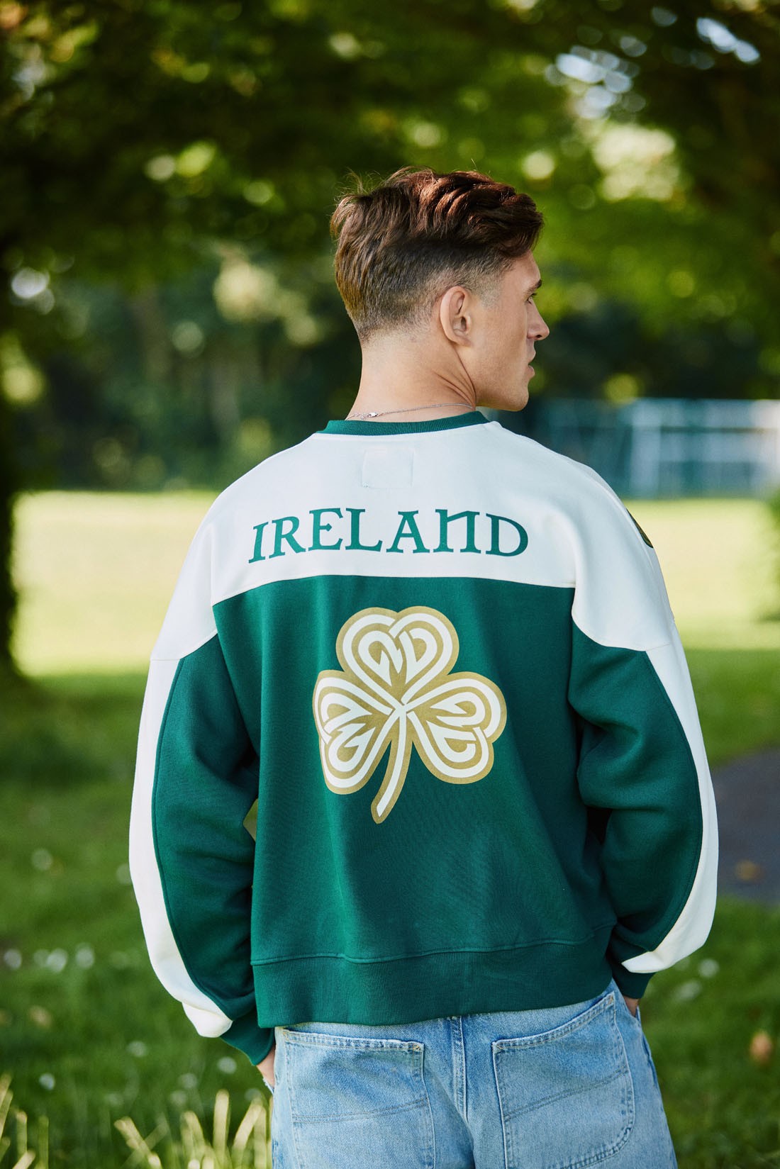 Ireland Crest V-Neck USA Top in Green & Cream