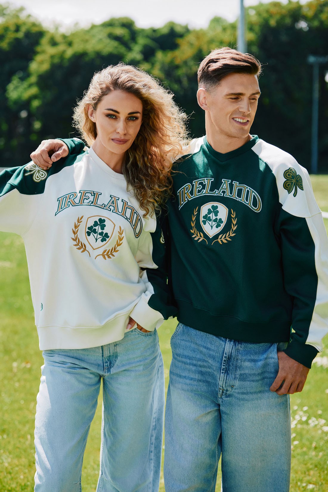 Ireland Crest V-Neck USA Top in Green & Cream