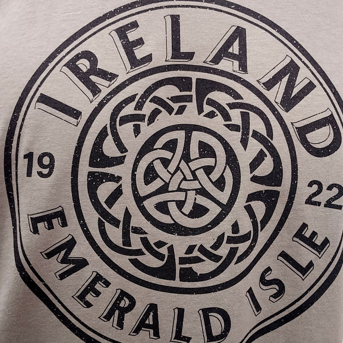 Ireland ‘Emerald Isle Round Crest’ T-Shirt in Sand