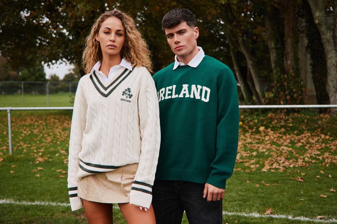 Ireland Shamrock Crest Cable Knit V-Neck Jumper in Cream & Bottle Green