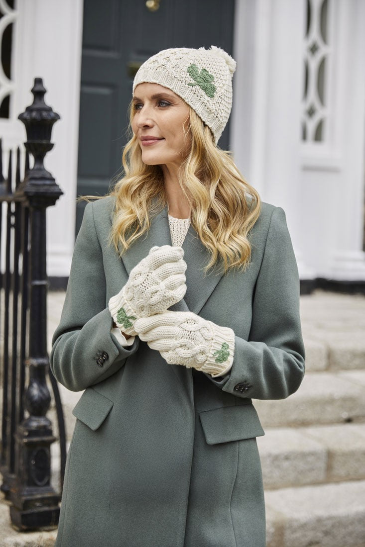 Aran Shamrock Bobble Hat in Cream