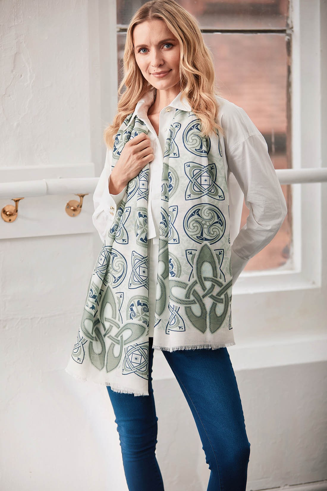 Celtic Knot Fashion Scarf in Cream & Green