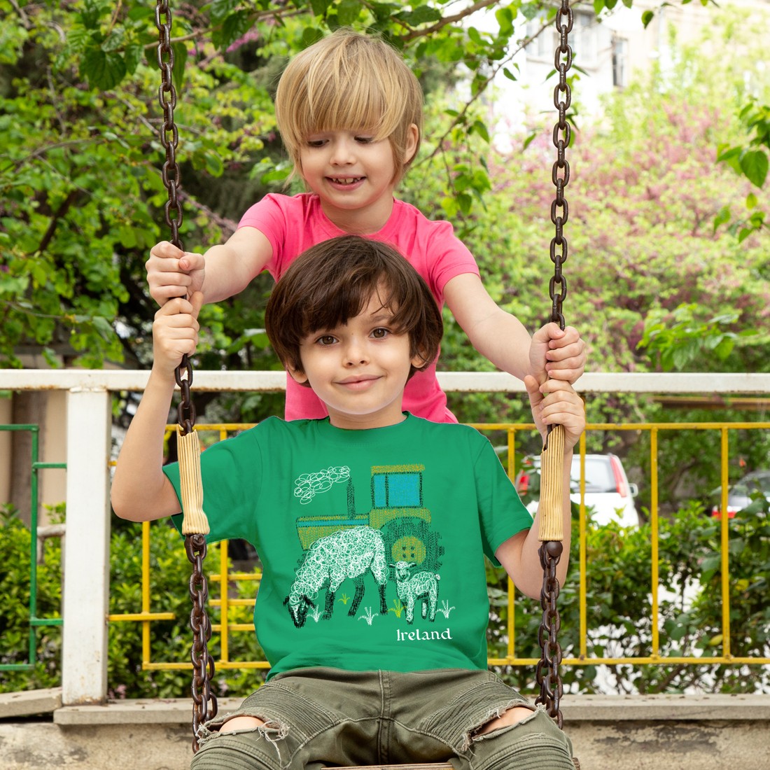 Sheep & Lamb Kids T-shirt in Green