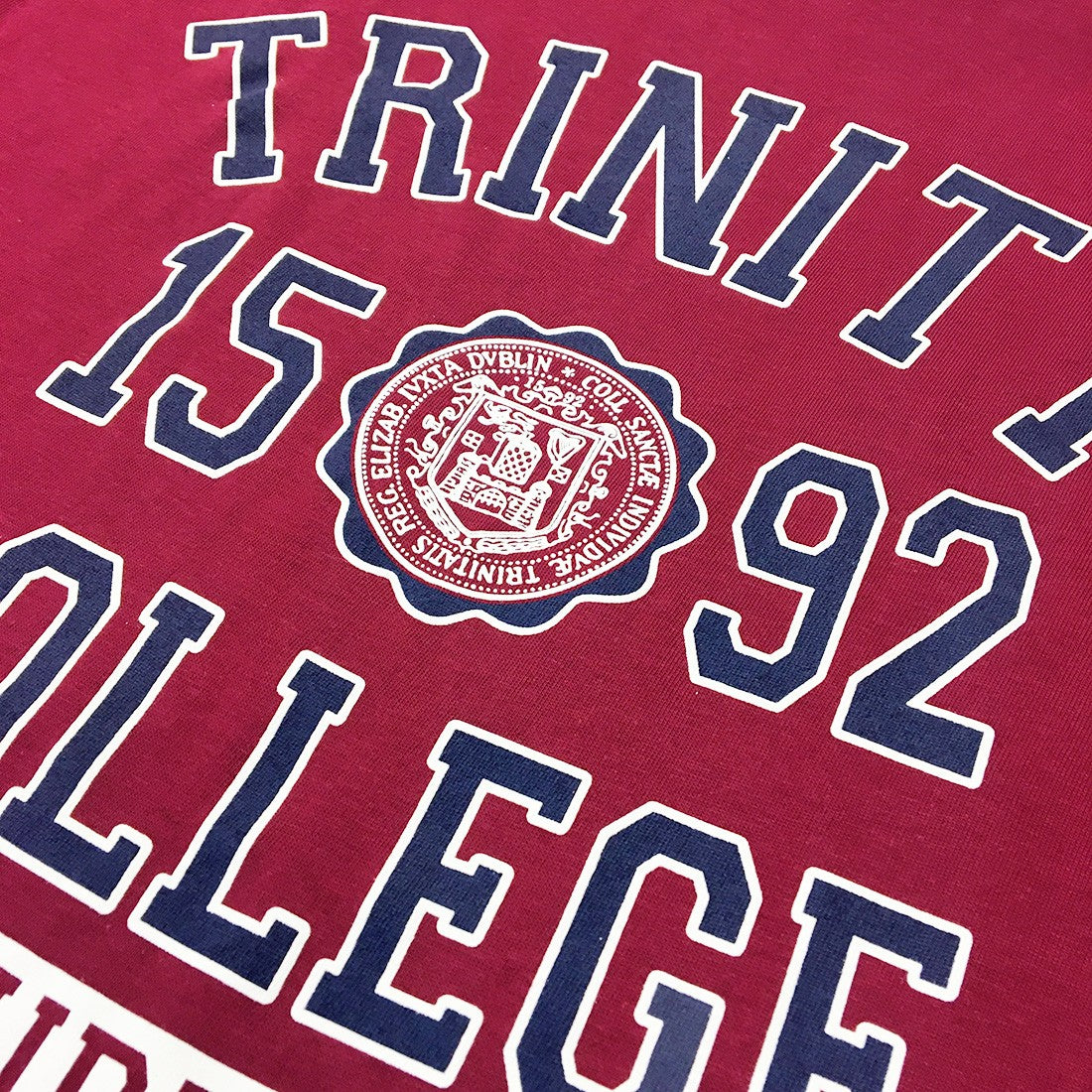Trinity College Dublin Burgundy 1592 T-shirt