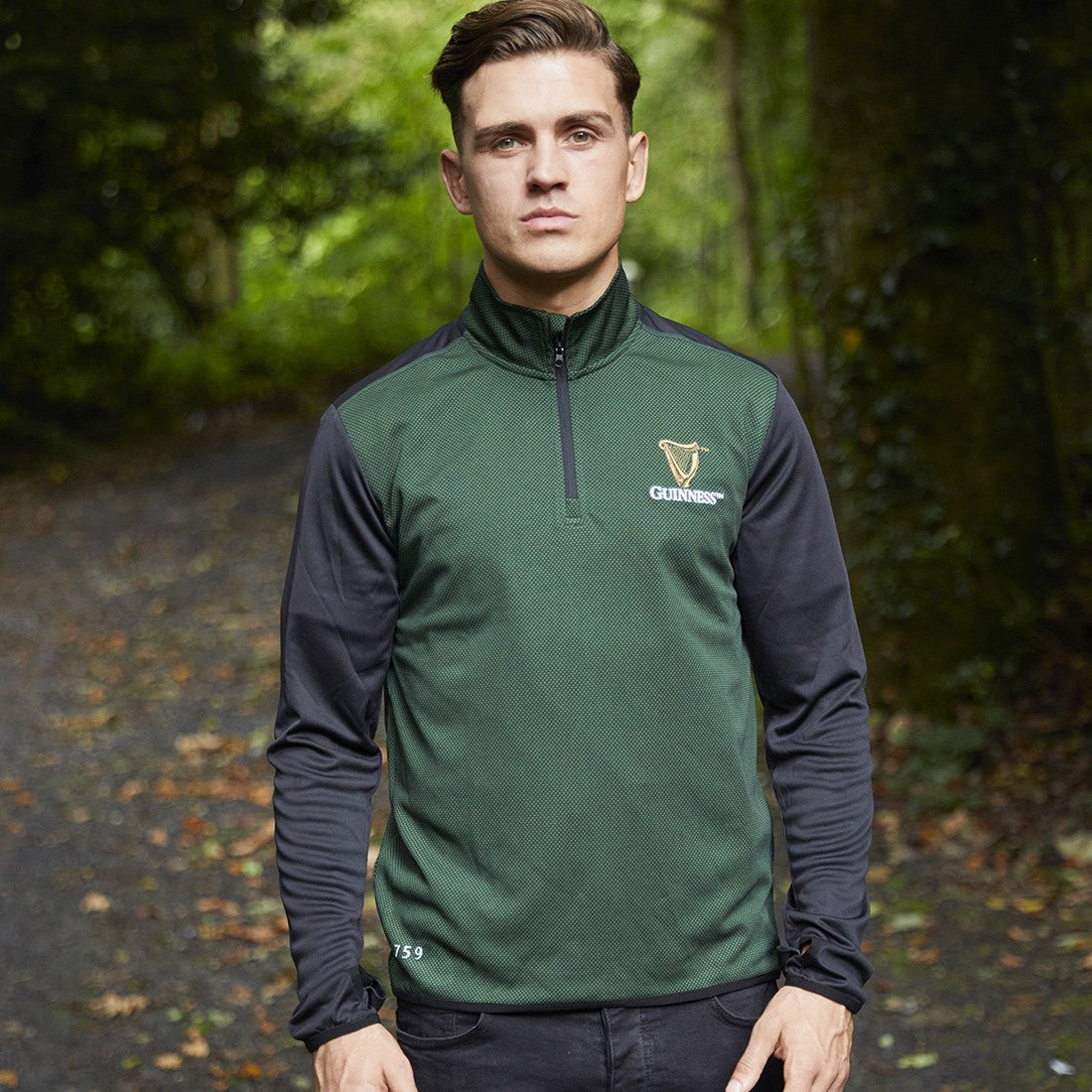 uinness 1/4 Zip Performance Top in Black & Bottle Green